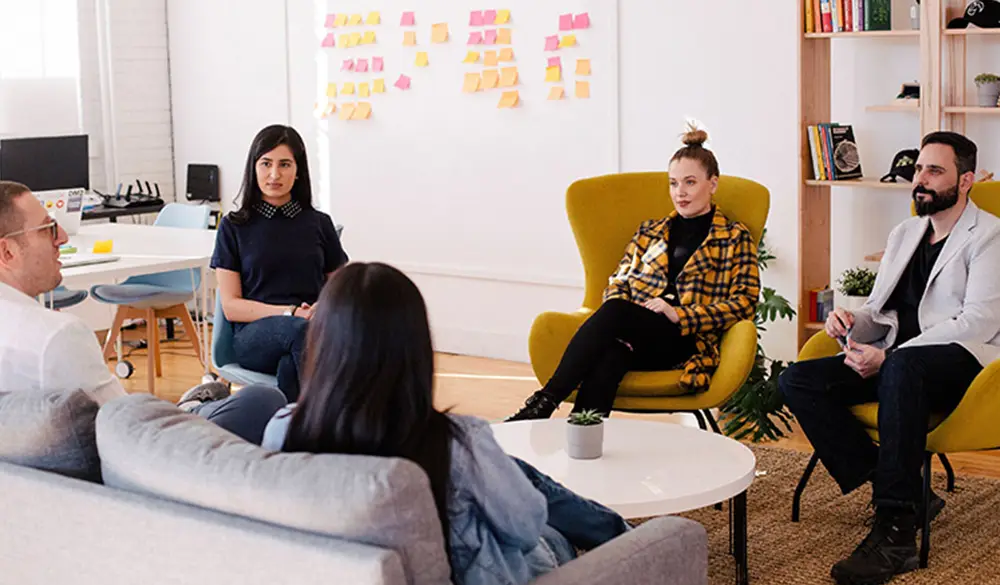 مشورت با همکاران