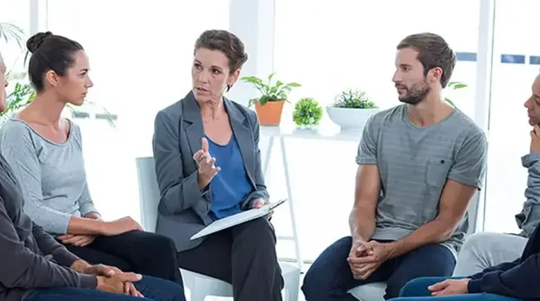 اهمیت مشورت کردن