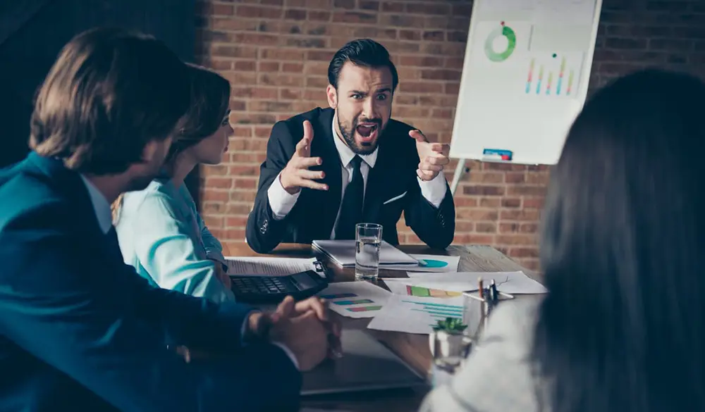 مدیر خودکامه