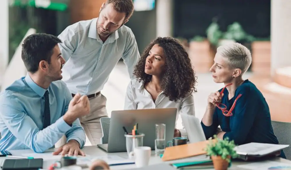 مدیر دموکراتیک