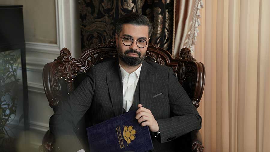 نقد بازیگری دکتر ماکان آریا پارسا